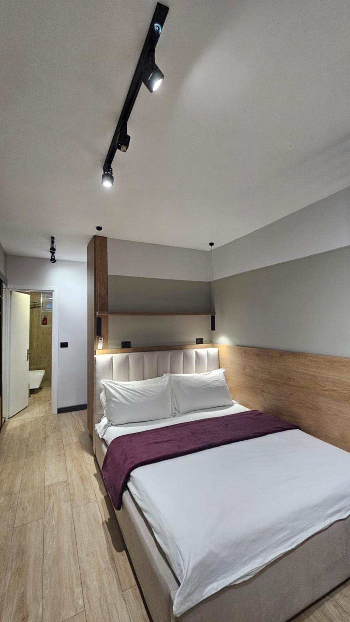 Tam Serviced Studio Apartments Next To Blloku Tiran Dış mekan fotoğraf